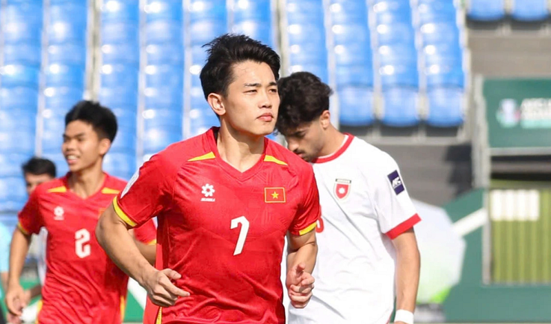 HLV Kim Sang-sik lo ngại cân nặng Xuân Son sau trận Việt Nam 3-0 Bangladesh
